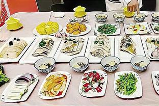 Chưa kịp vui với giải thưởng, hai giải vàng Siêu mẫu đã dính nghi án vi phạm quy chế.